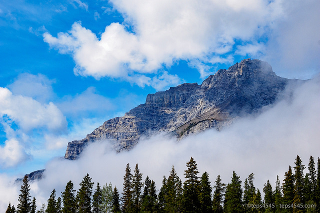 Cloud and mountain, Lake Minnewannka