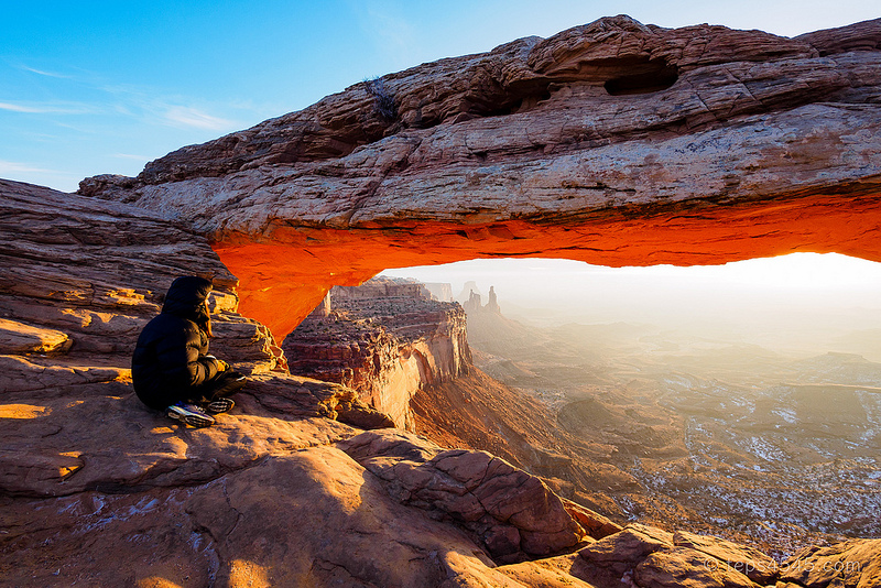 Mesa Arch - gazing the beautiful sunrize