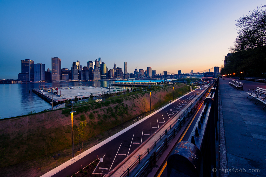 before sunrise at Brooklyn Heights Promenade / Brooklyn, NY